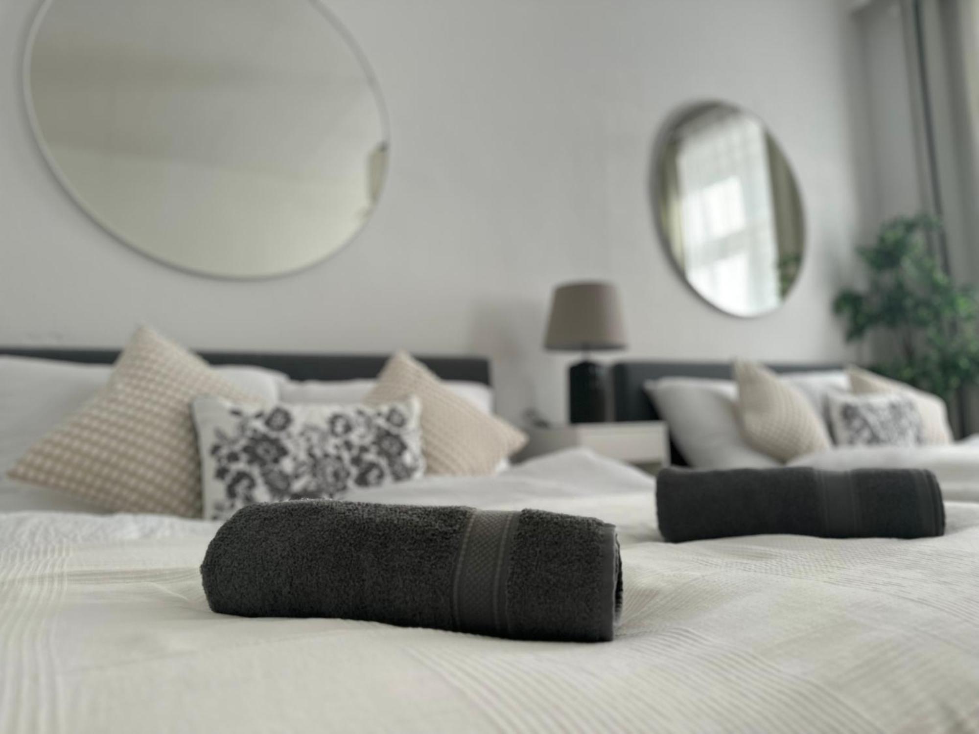 Spacious Apartment, 3 Min To U1 Reumannplatz Apartamento