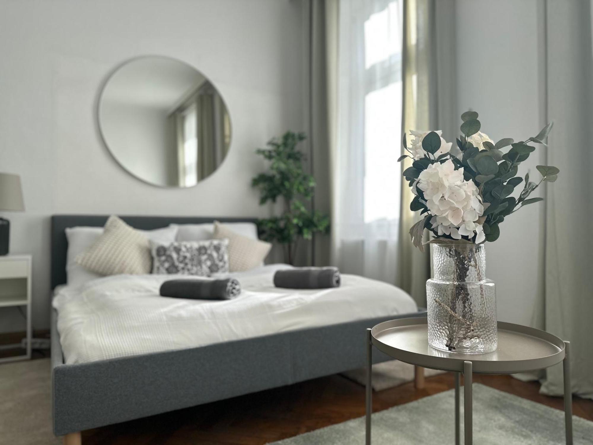Spacious Apartment, 3 Min To U1 Reumannplatz Apartamento Viena