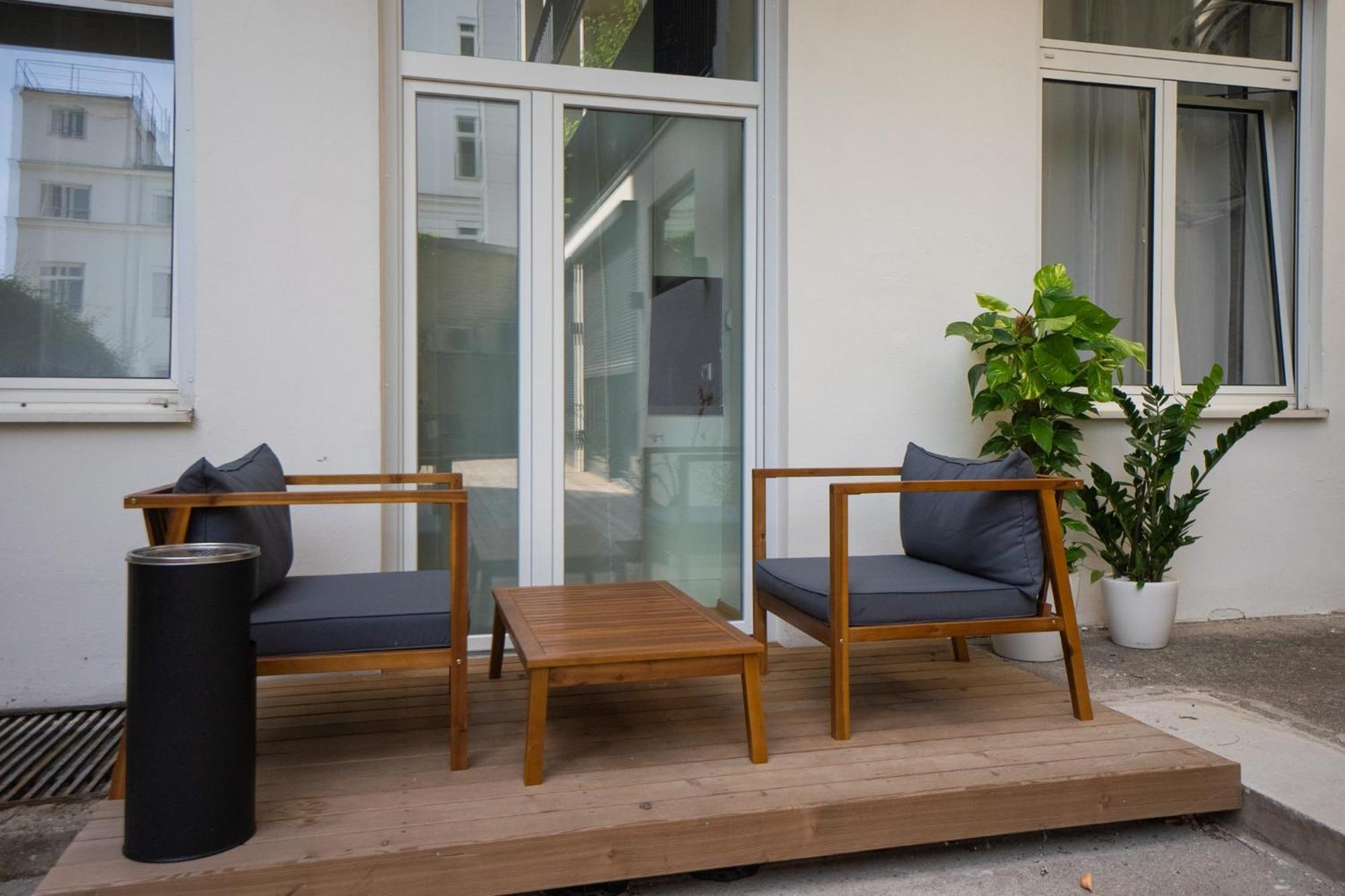 Apartment Bright Stylish With A Balcony In A Location *