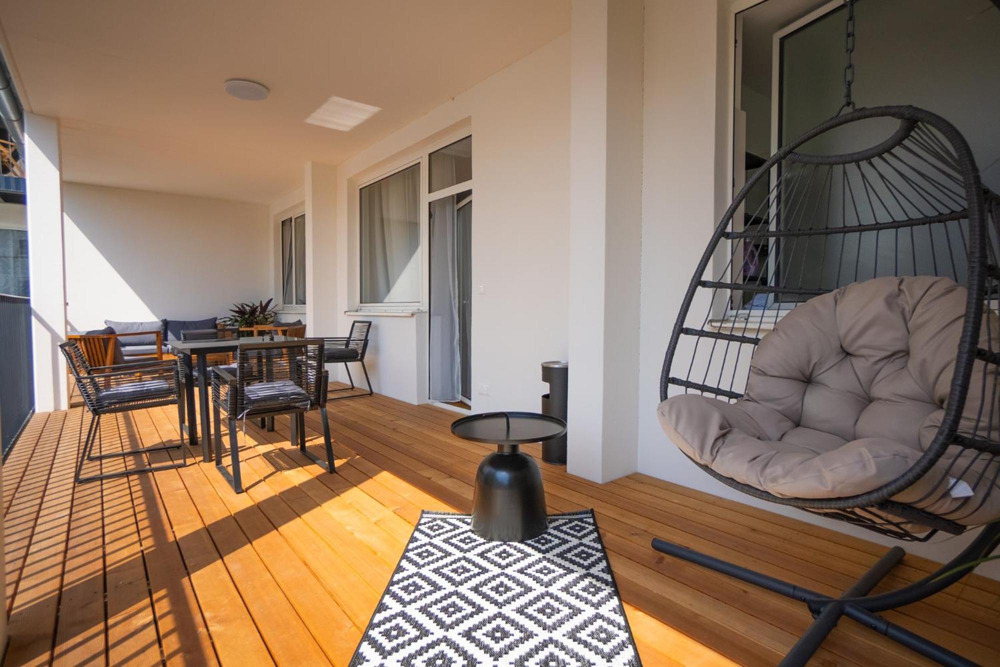 Apartment Bright Stylish With A Huge Terrace In A Location