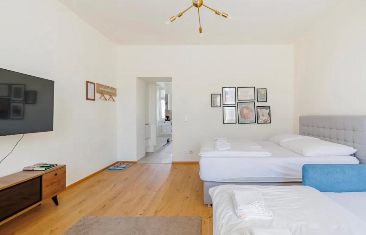 Near Hauptbahnhof - Kingsize Bed Apartment *