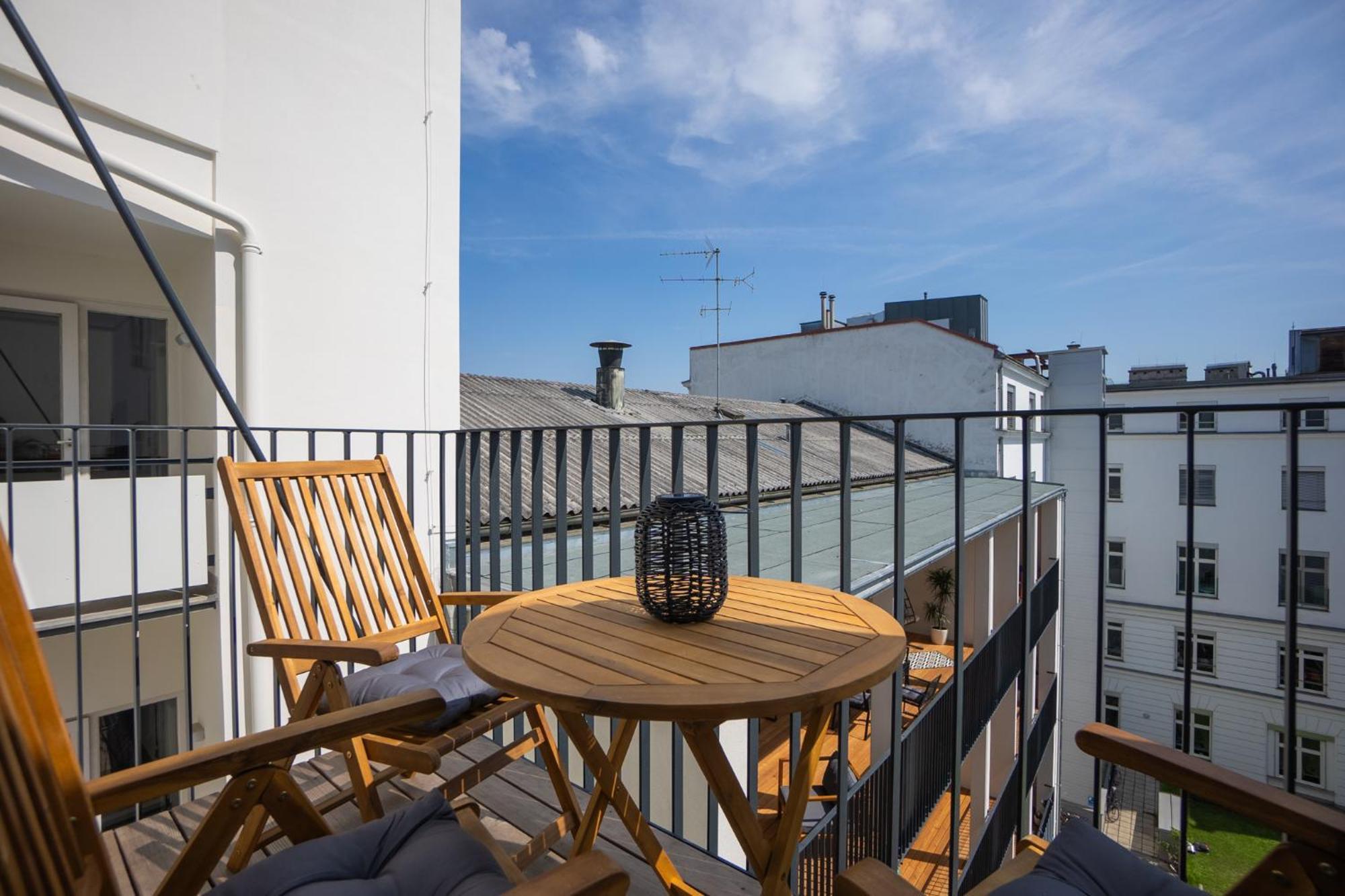Bright Stylish With A Balcony In A Location Vienna