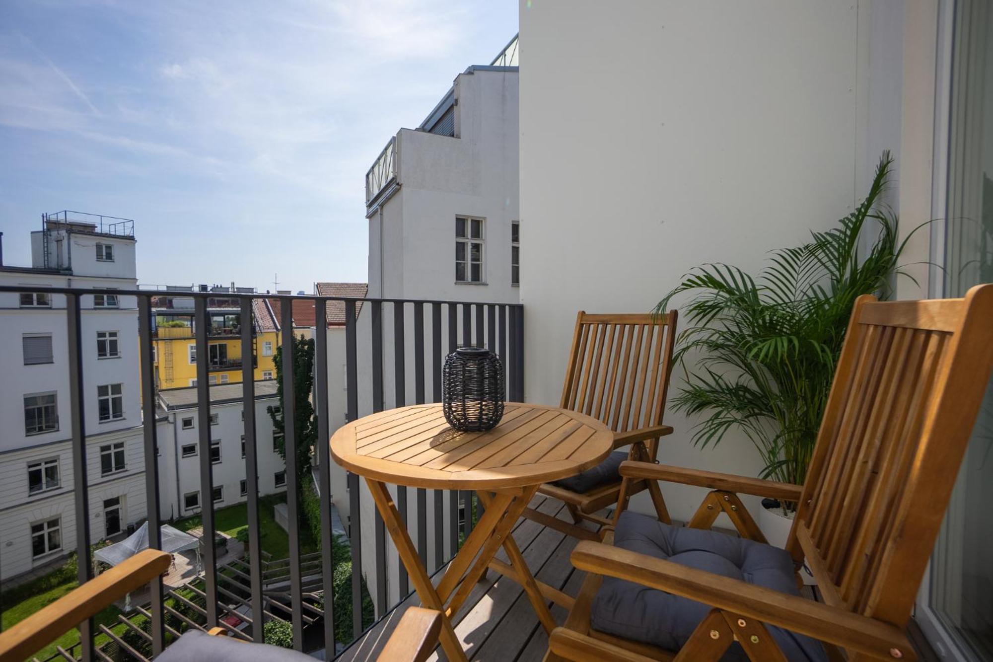 Apartment Bright Stylish With A Balcony In A Location Vienna