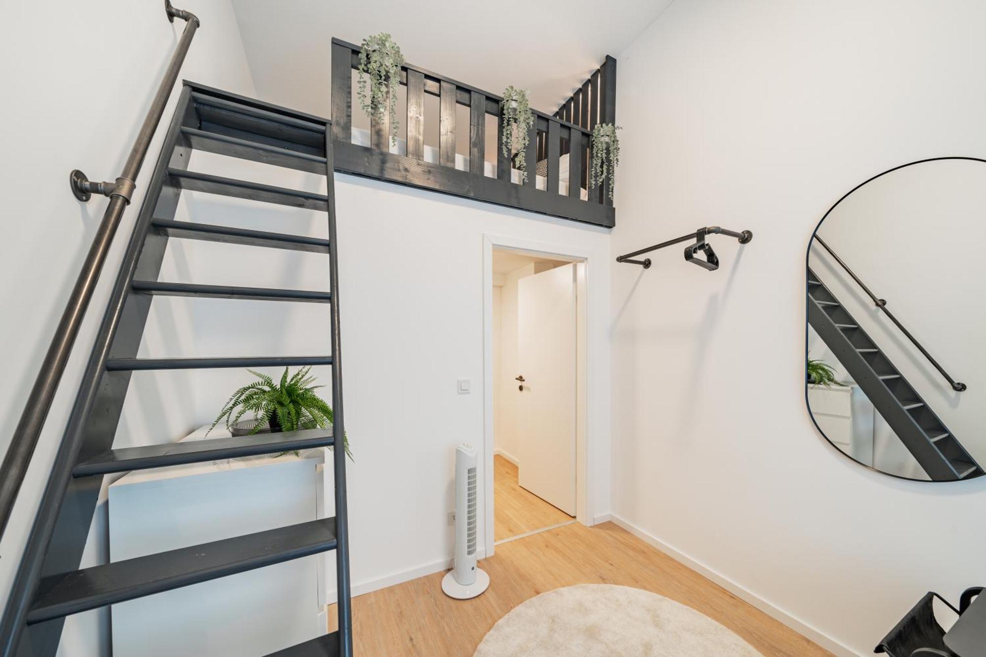 Chic By Home2 Hostel