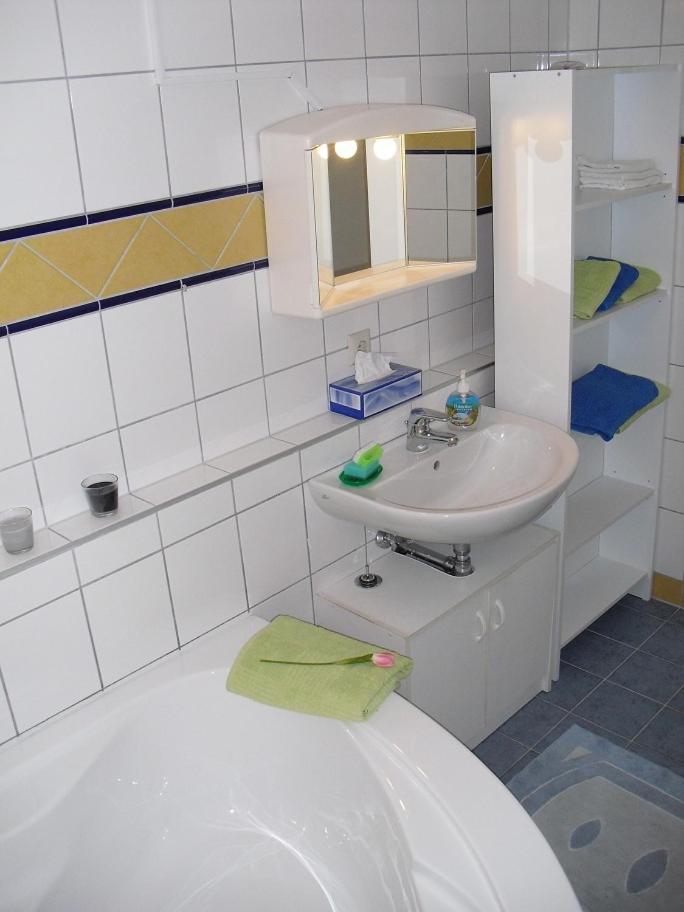 Serviced With Sunny Balcony * Vienna
