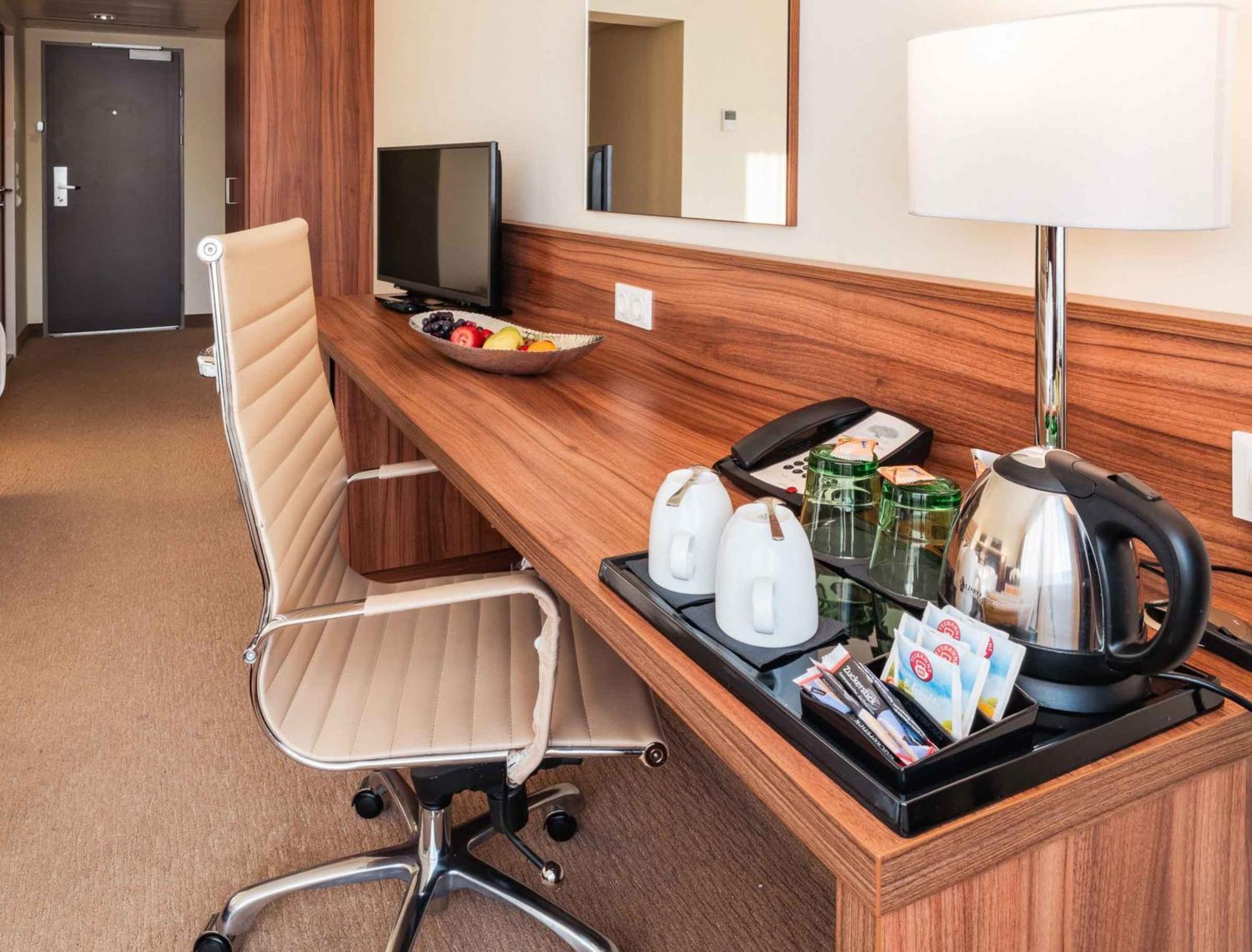 Plaza Premium 4* Vienna