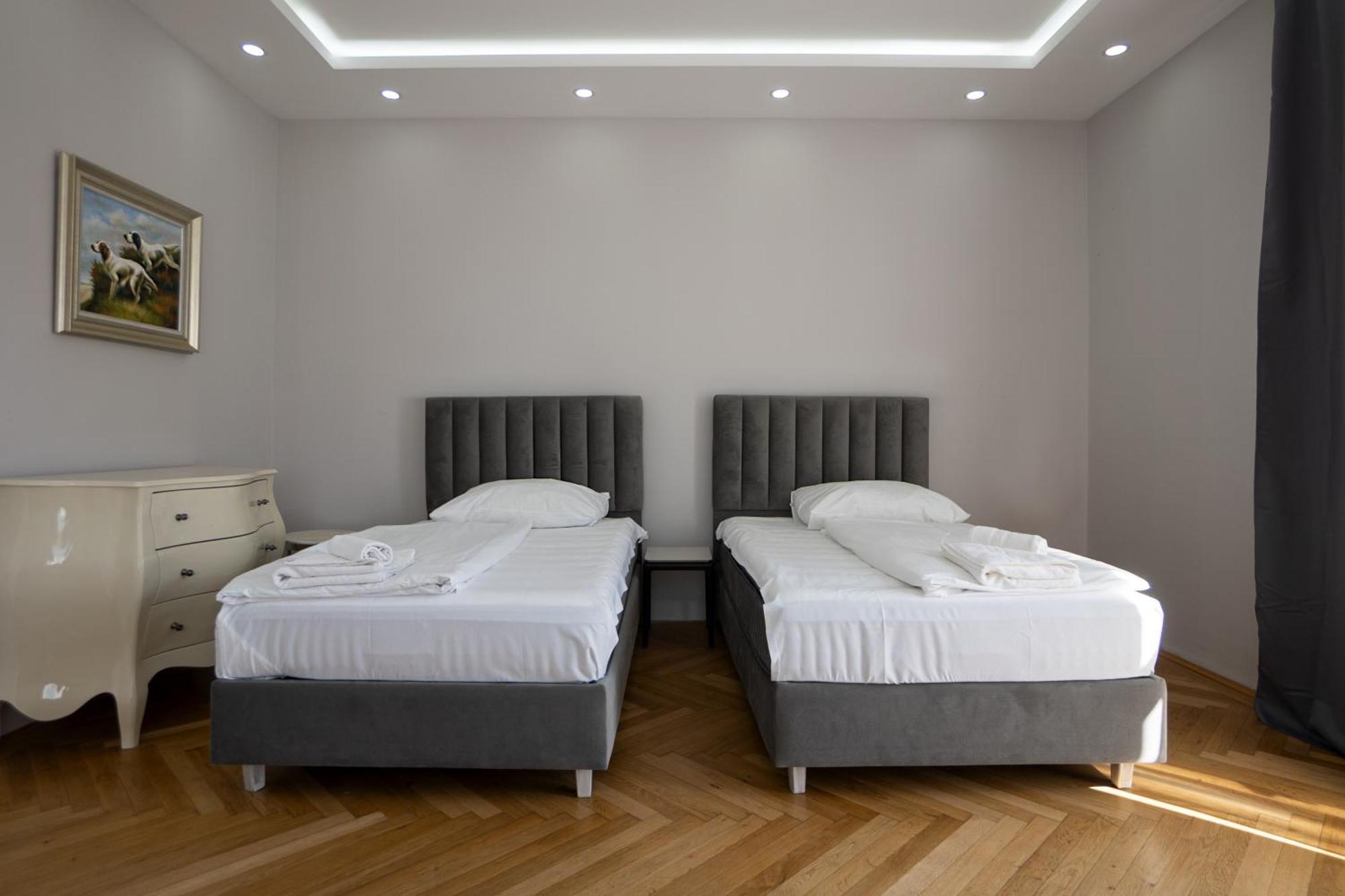 Charming 2-room With Balcony, 15 Min To Center