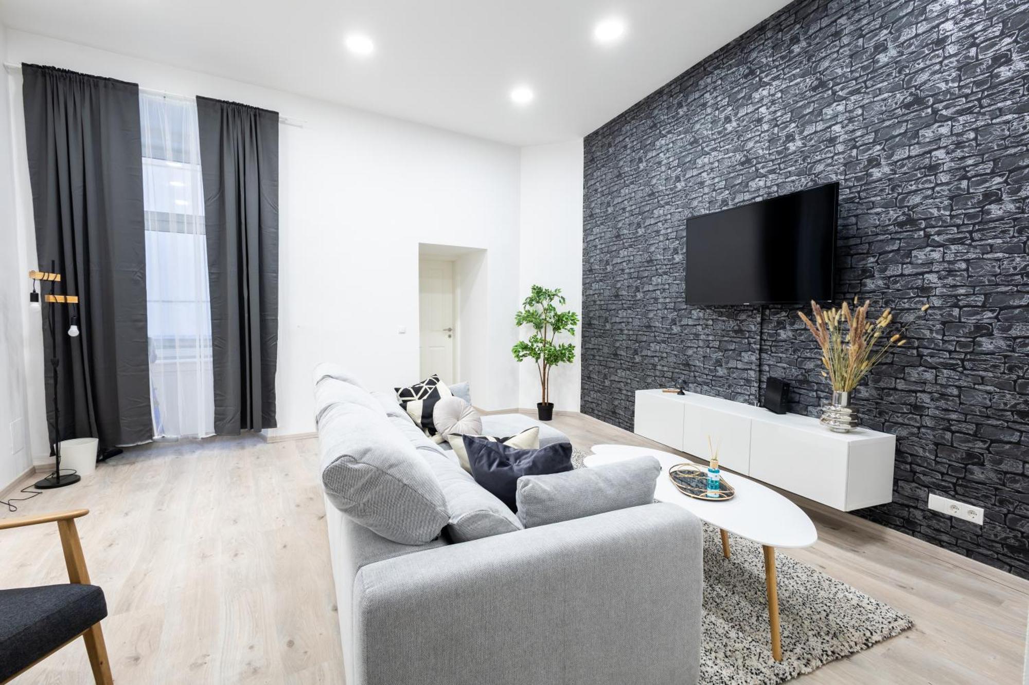 Family Deluxe A Stone Throw From The Centre And Danube *