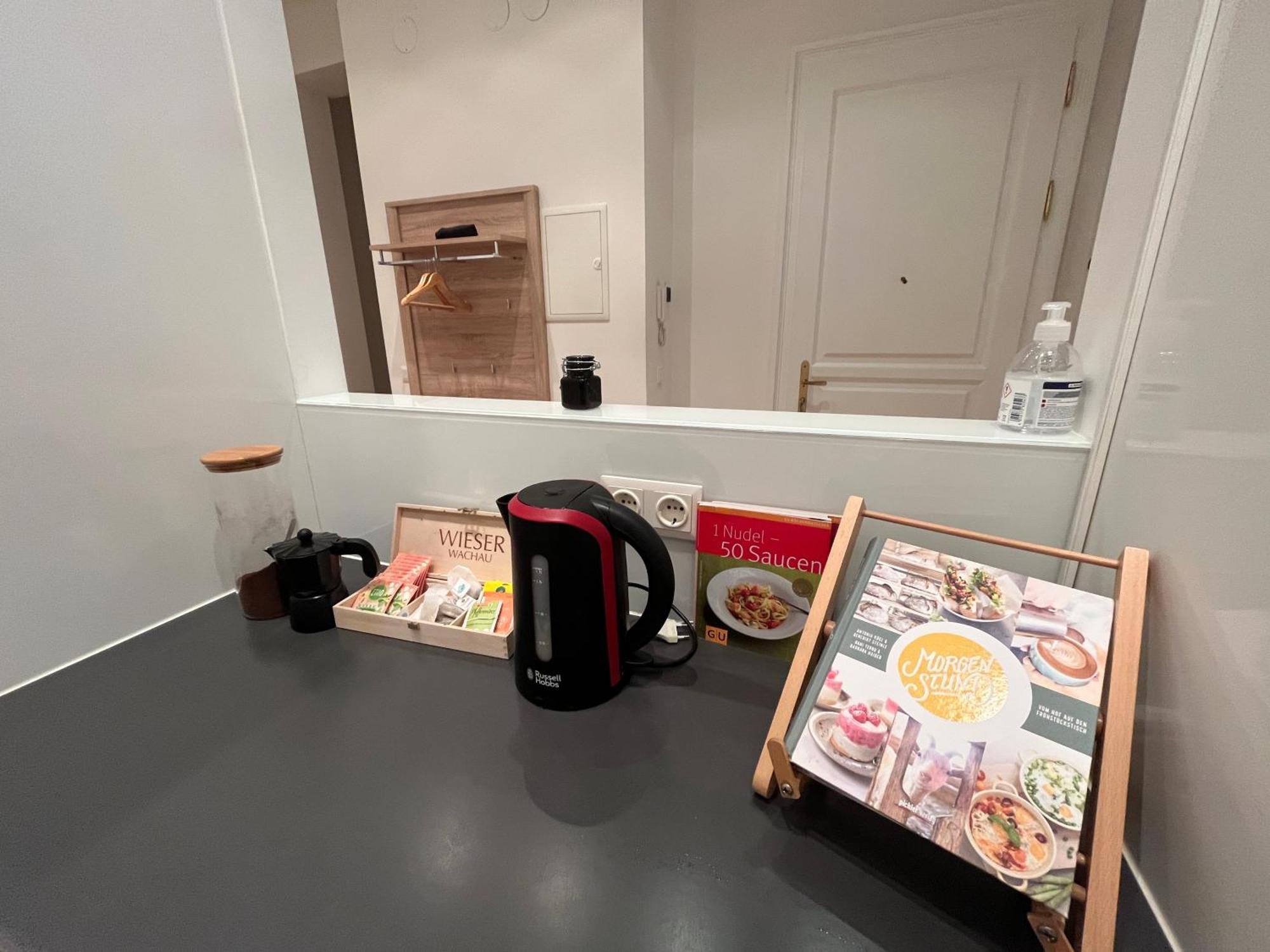 Apartment Quiet Next To Belvedere & Central Station *