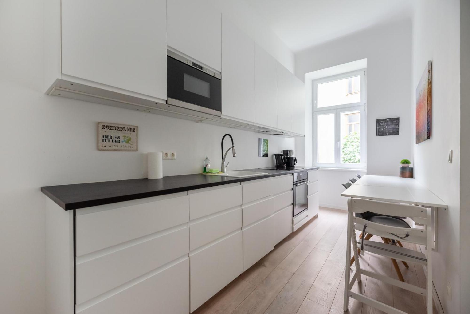 Cozy In The Charming Quarter Apartment *