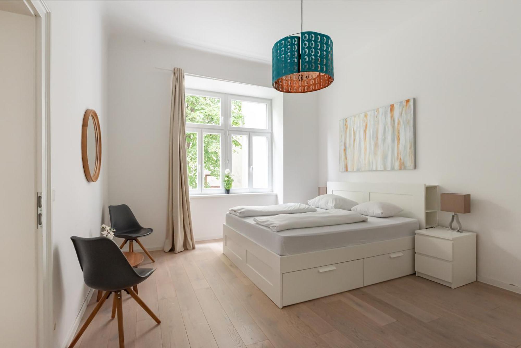 Cozy In The Charming Quarter Apartment