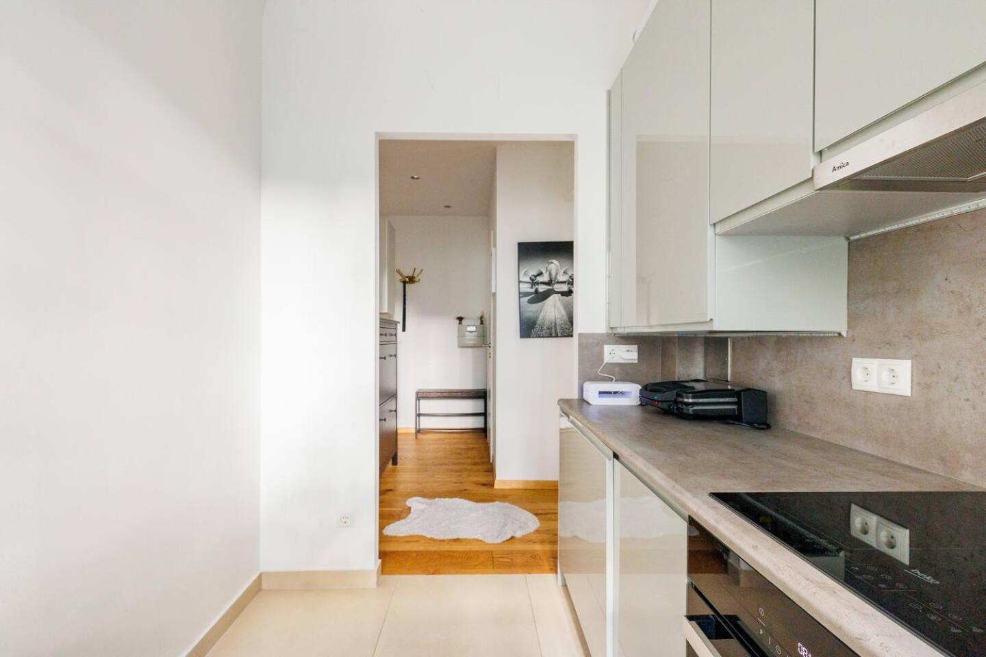 Near Metro - Netflix - Free Wifi Apartment