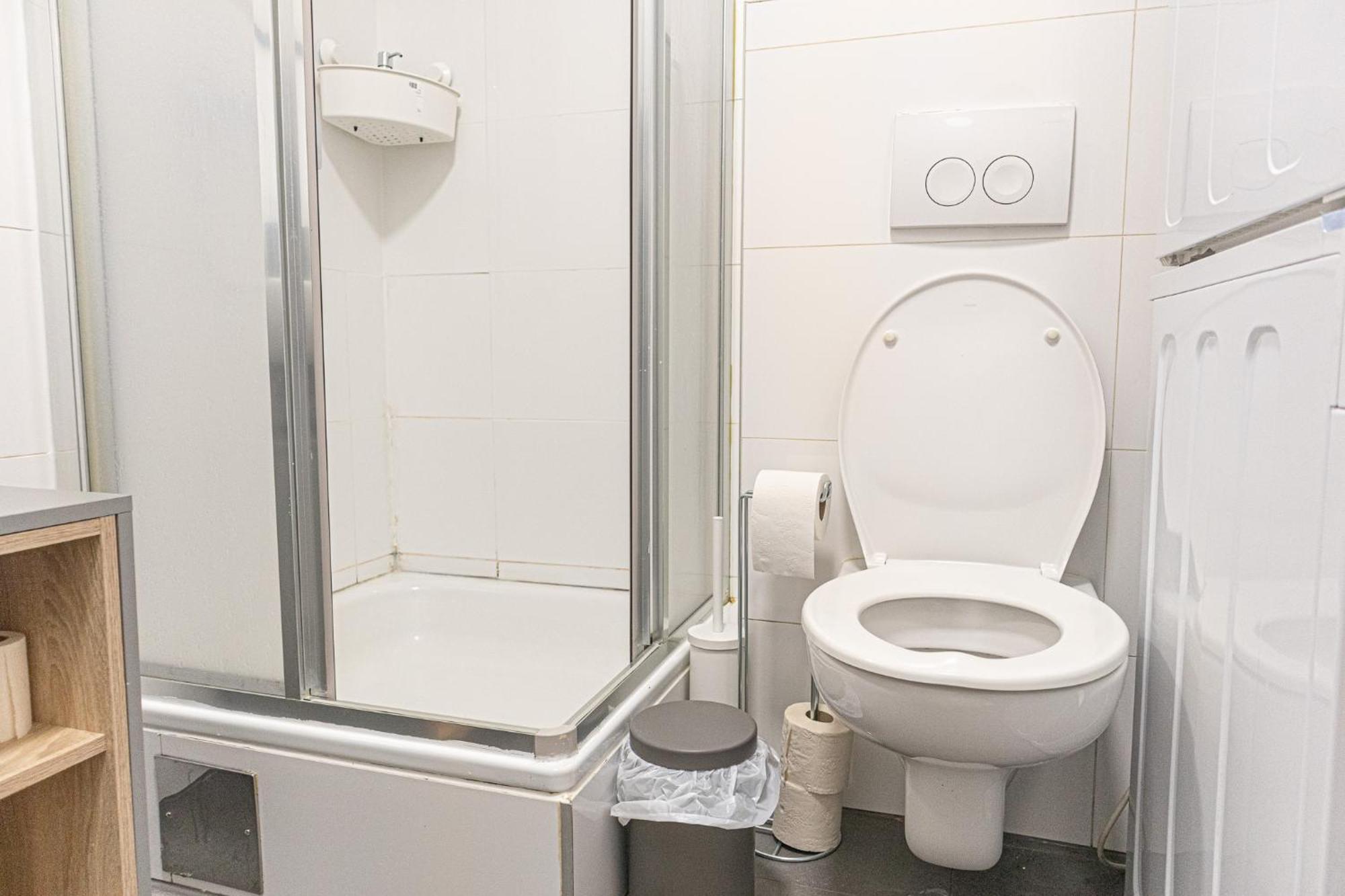 Chic 1br And 1lr With Kingbed, 9 Min To Center Via Metro *