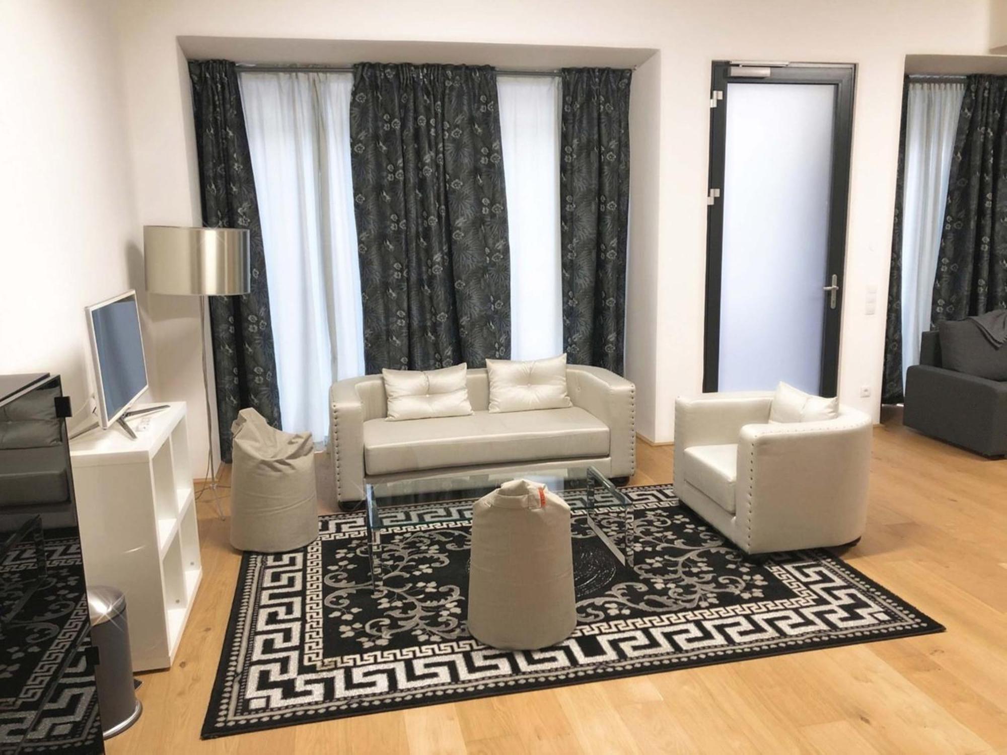 Street Living - Apartment