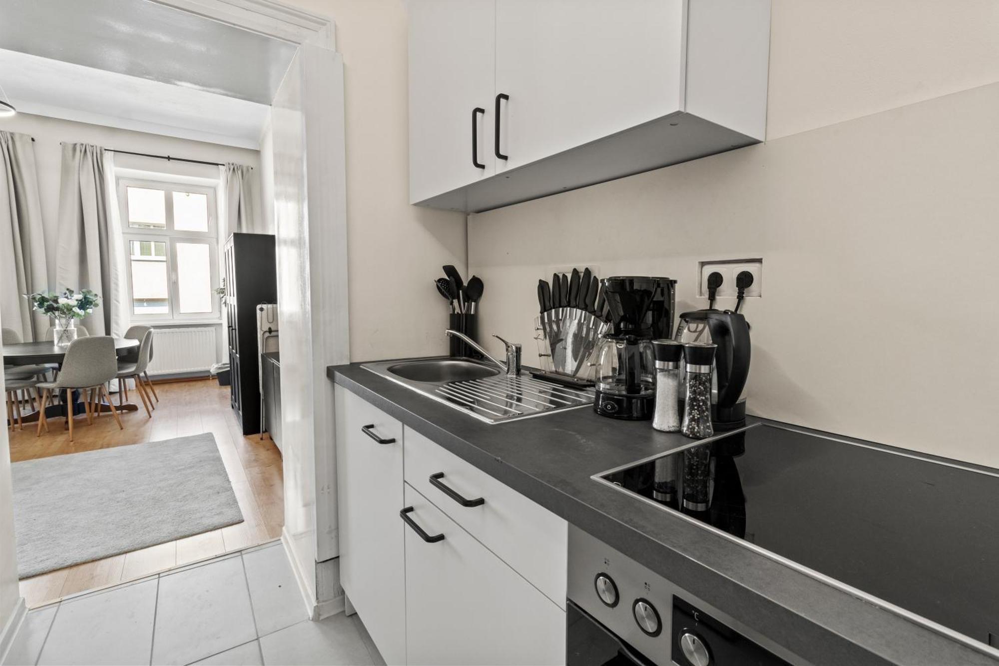 Apartment Spacious Apartment, 3 Min To U6 Metro Vienna