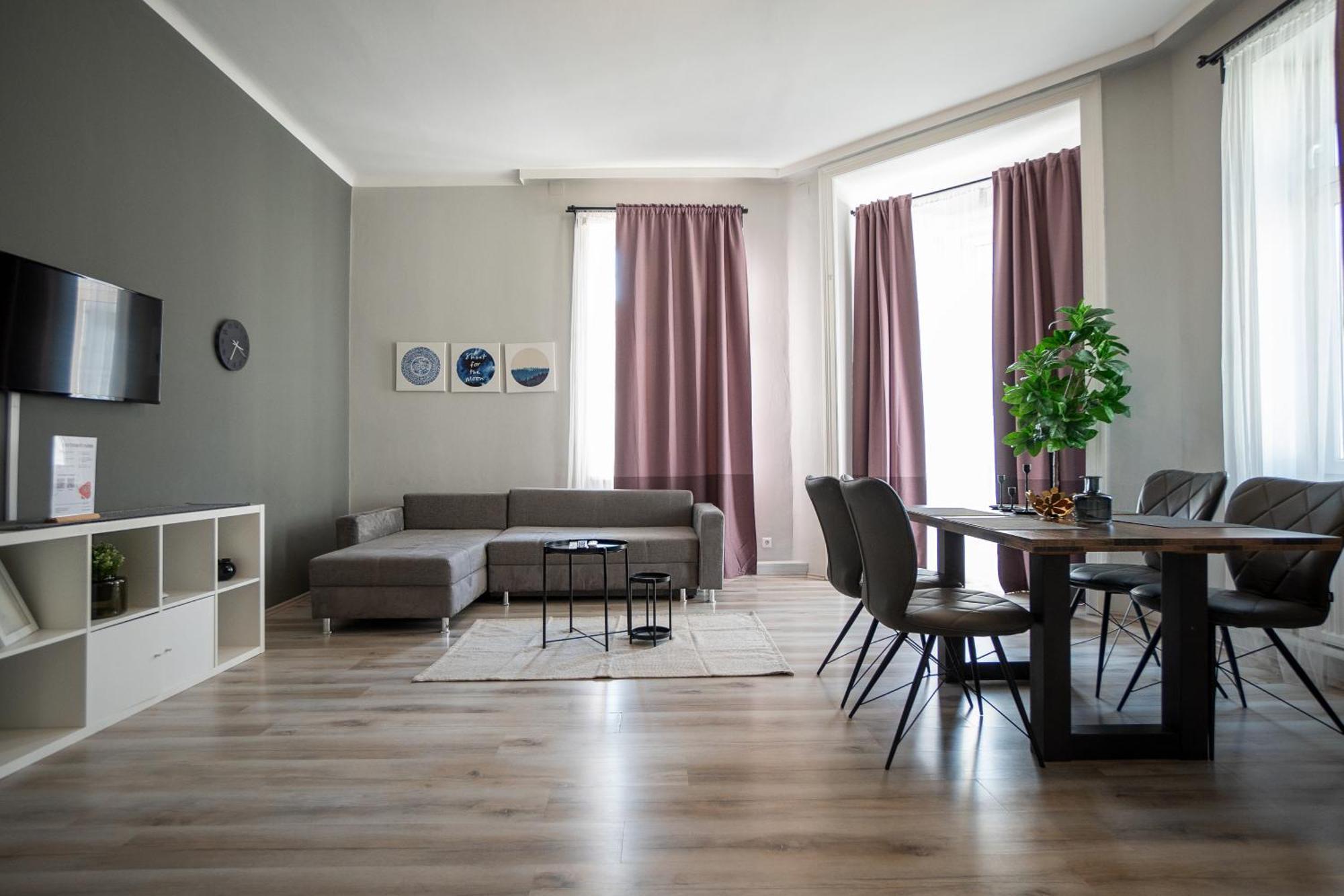 Apartment Beautiful New Near Center *