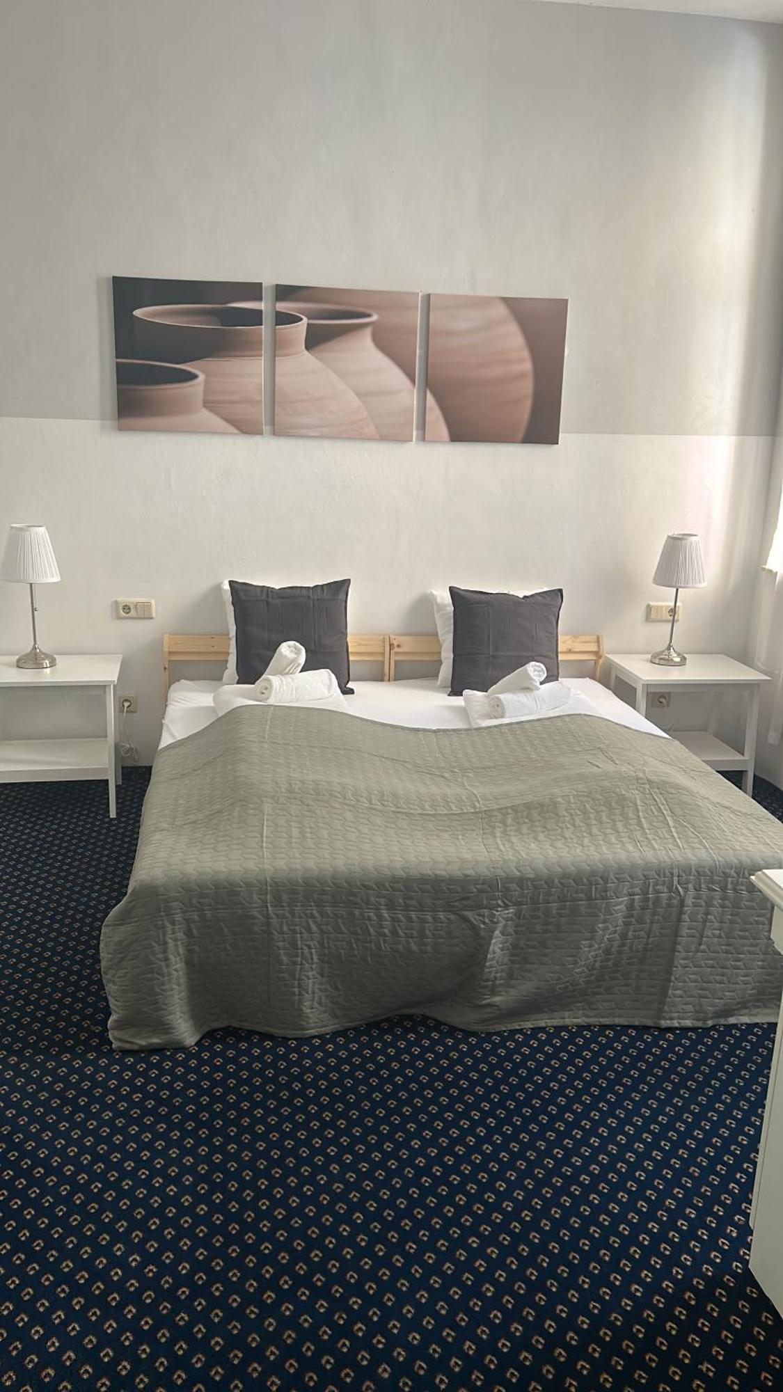 Hotel Self-check-in Adlon