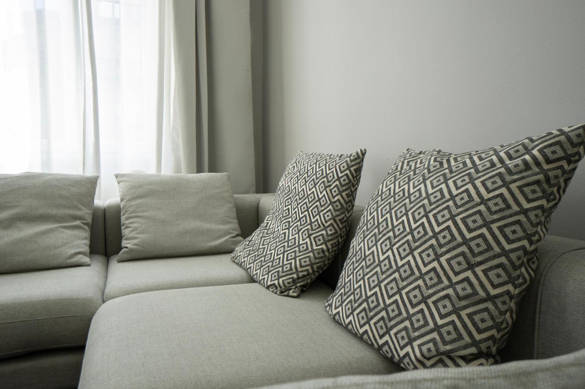 Appartamento Charming 2-room With Balcony, 15 Min To Center *