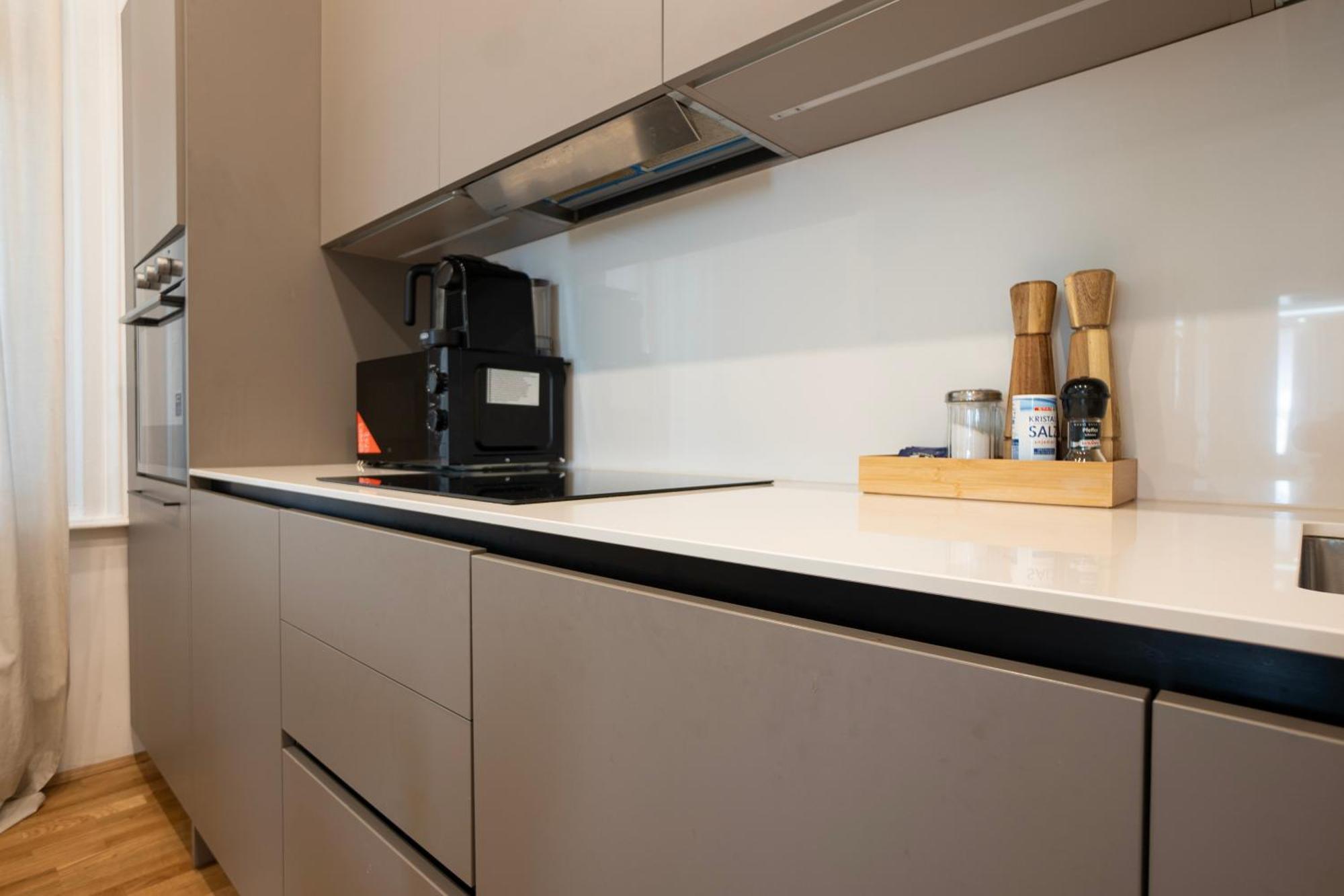Appartamento Charming 2-room With Balcony, 15 Min To Center Vienna