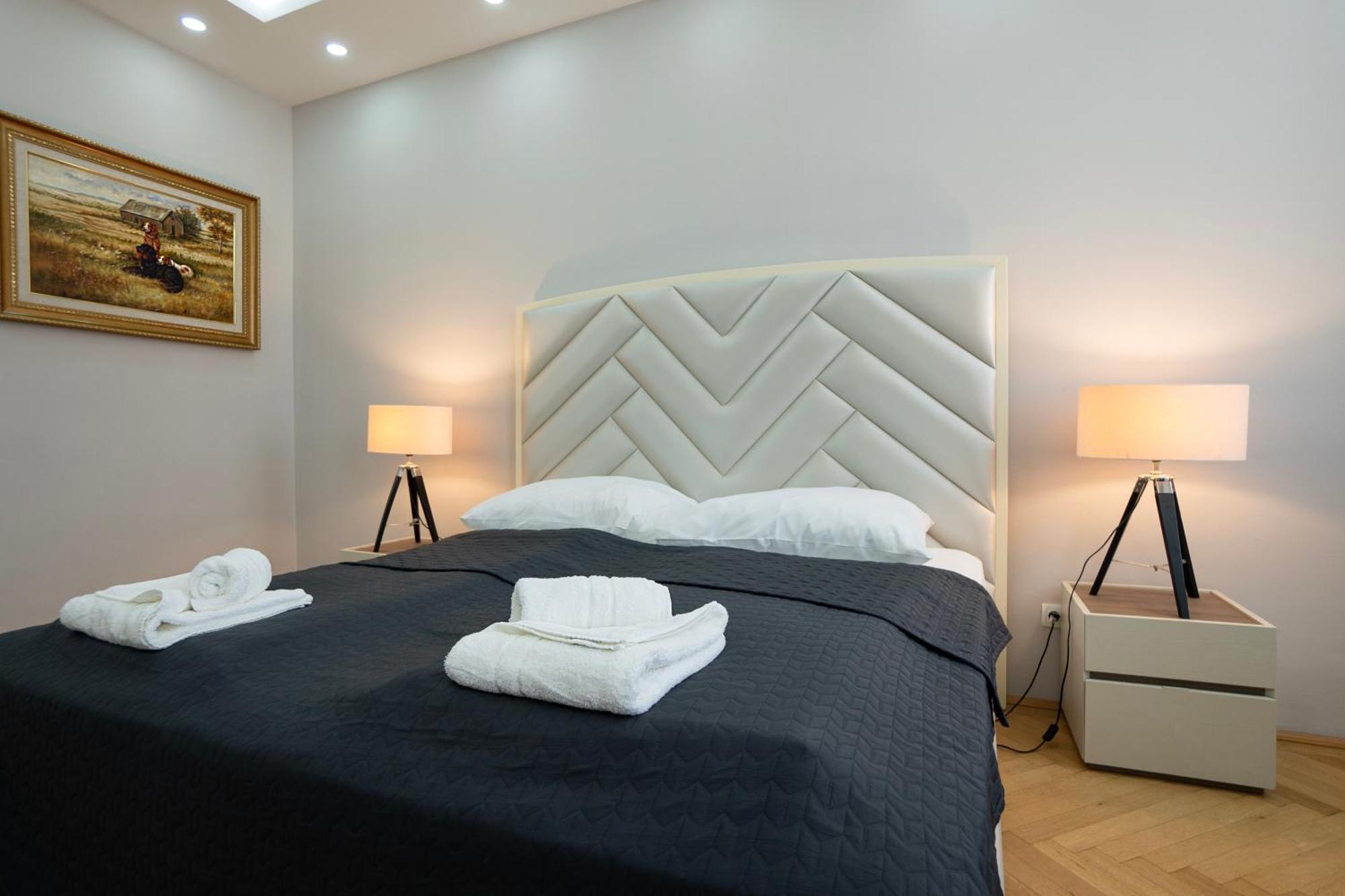 Charming 2-room With Balcony, 15 Min To Center Appartamento
