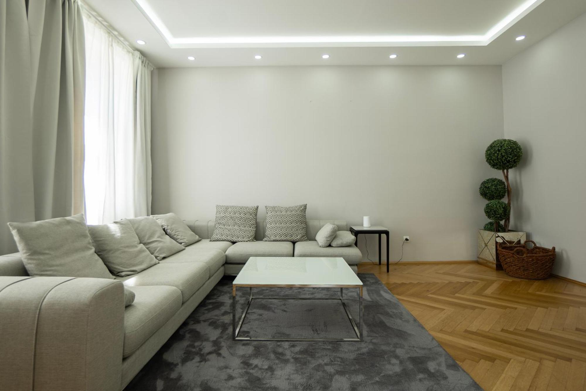 Charming 2-room With Balcony, 15 Min To Center * Vienna
