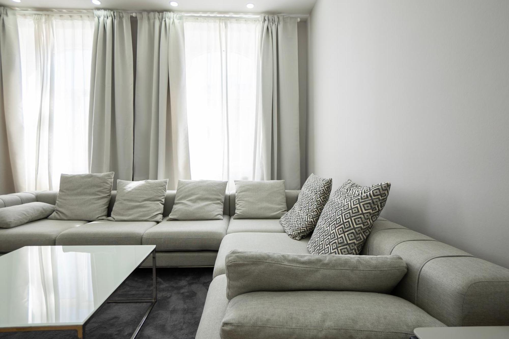 Appartamento Charming 2-room With Balcony, 15 Min To Center
