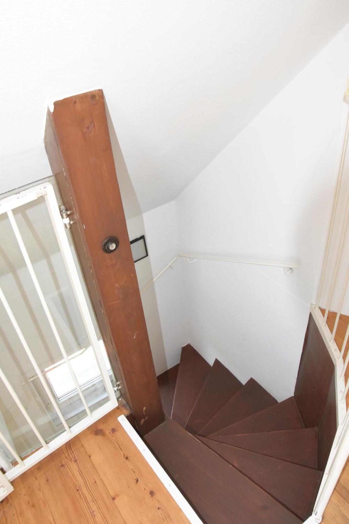 Villa Central-vintage With Free Parking And 5min Walk To Metro