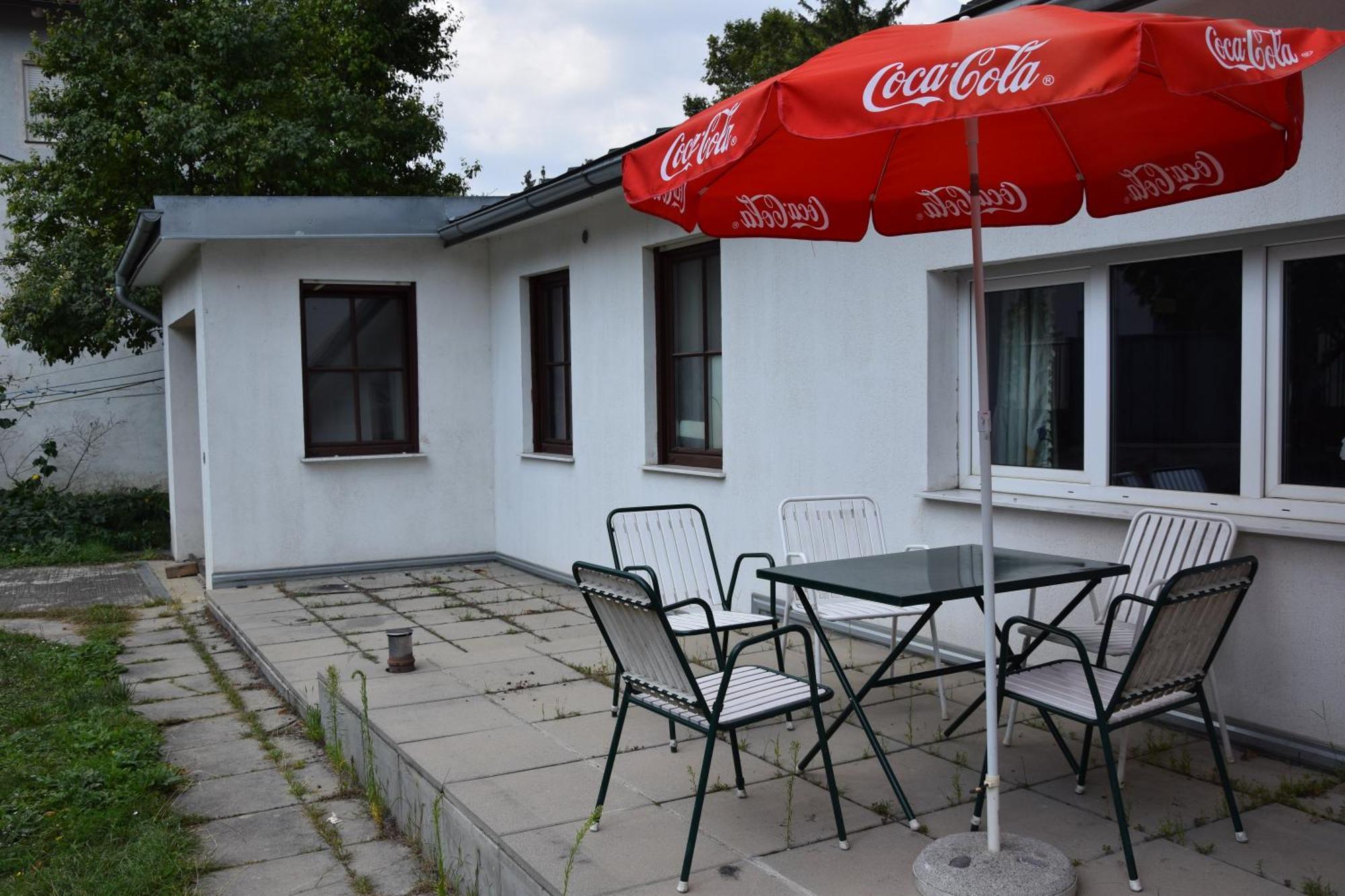 Central-vintage With Free Parking And 5min Walk To Metro Villa