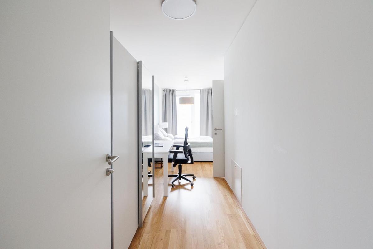 Lovely In Marina Tower - 10min To Center Apartment