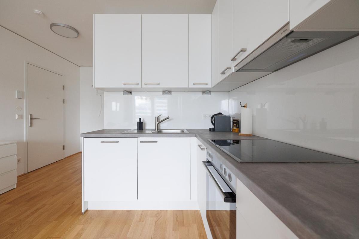 Lovely In Marina Tower - 10min To Center Apartment *