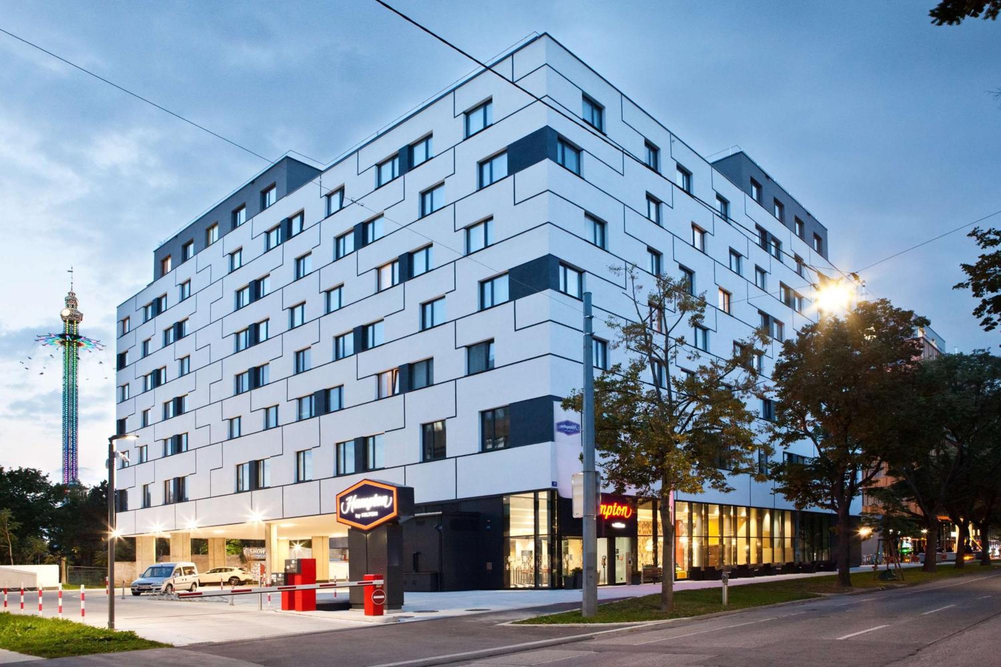 Hotel Hampton By Hilton Messe 3*