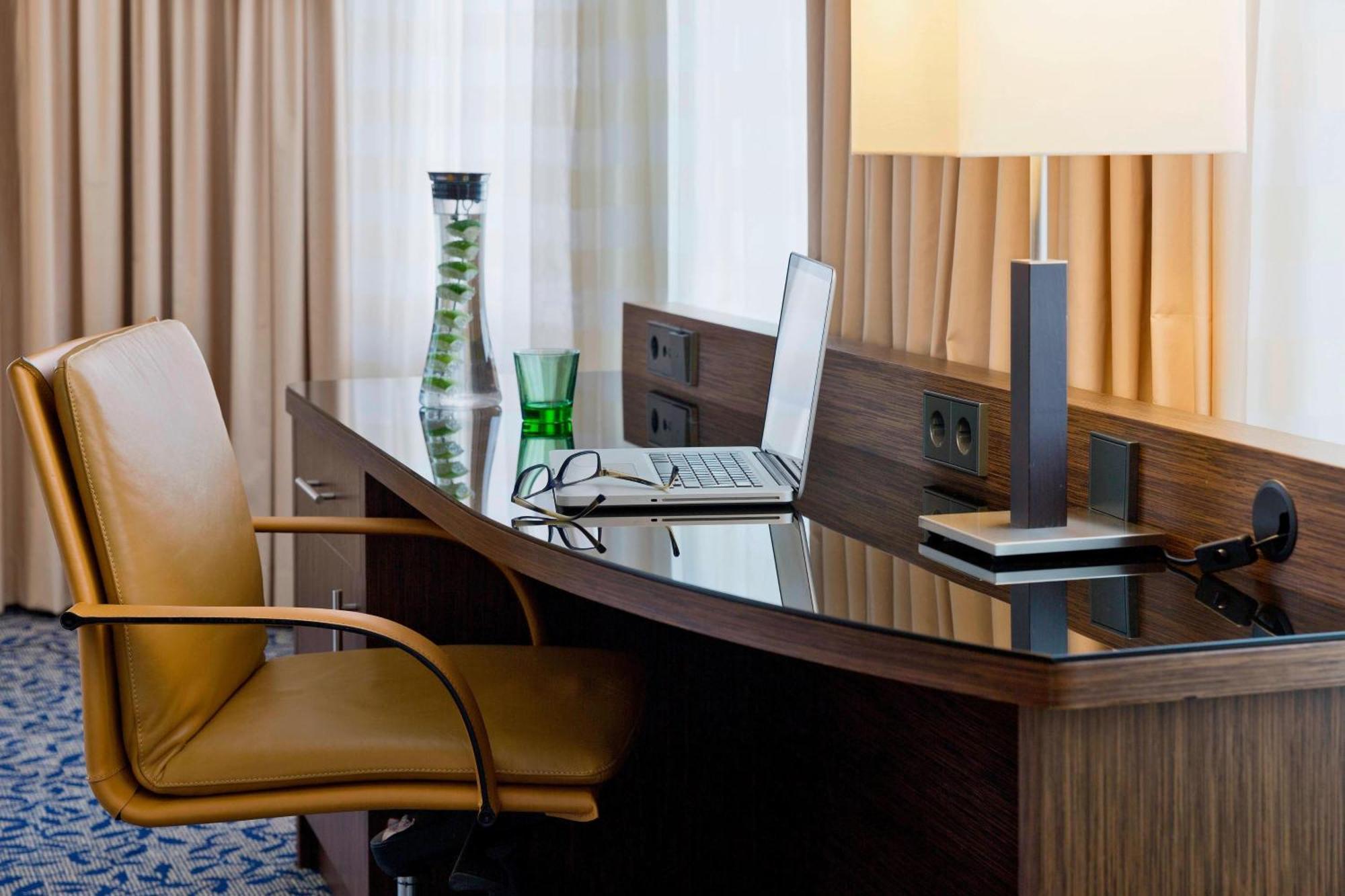 Hotel Courtyard By Marriott Prater/messe 4*