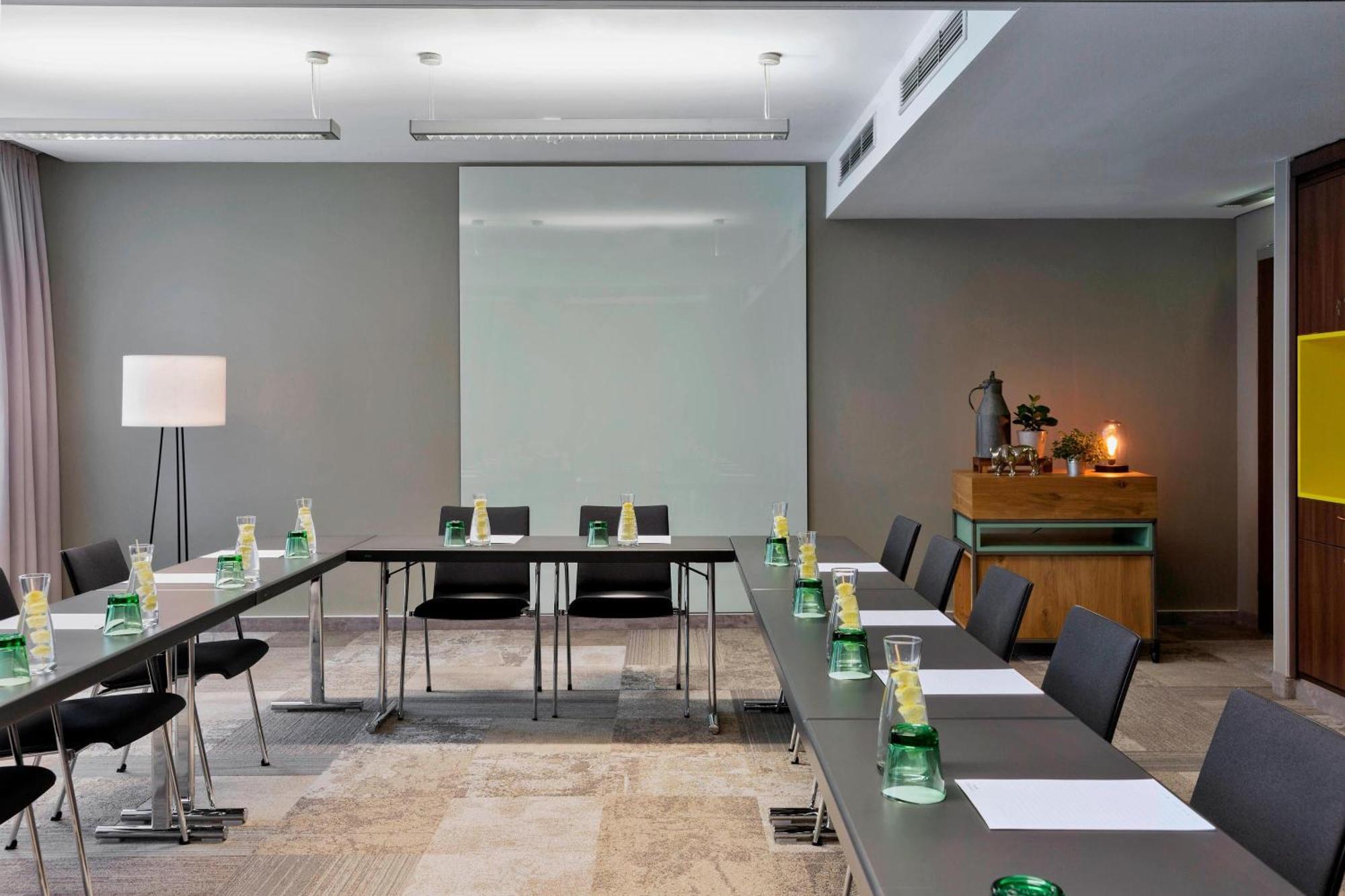 Courtyard By Marriott Prater/messe Hotel