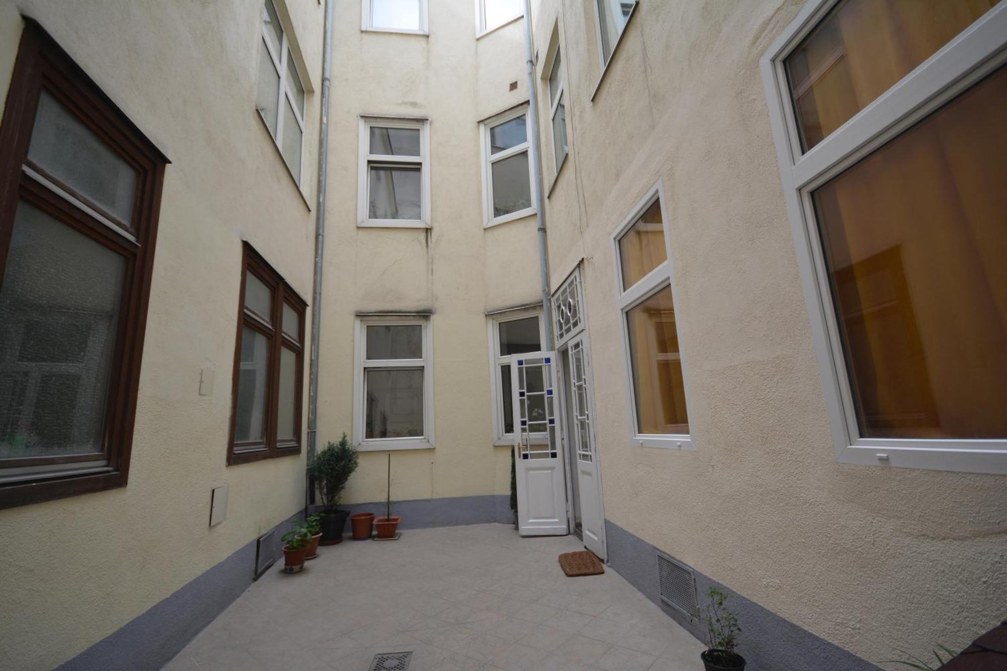Vienna Holiday Apartments *