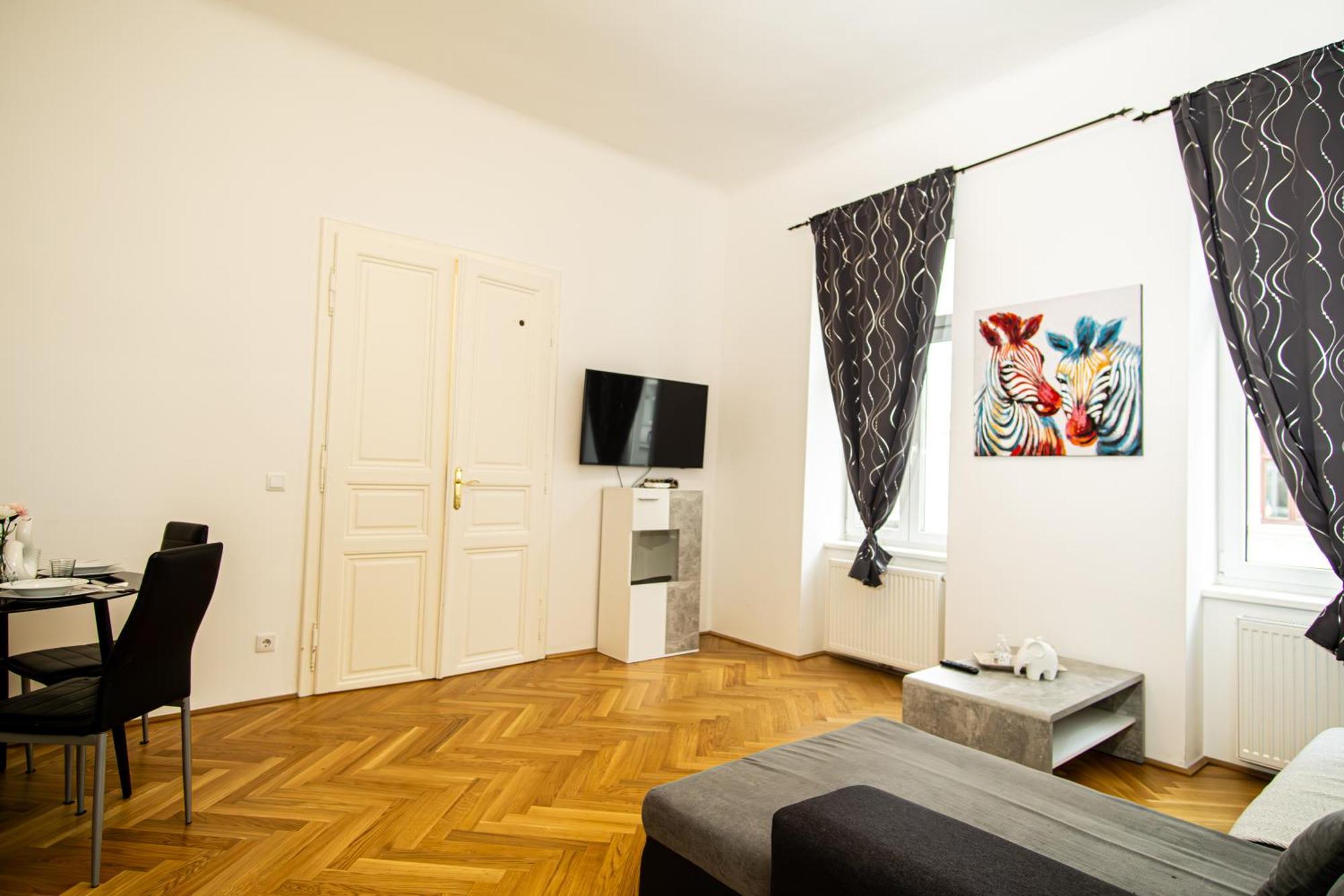 Raimond Apartment *