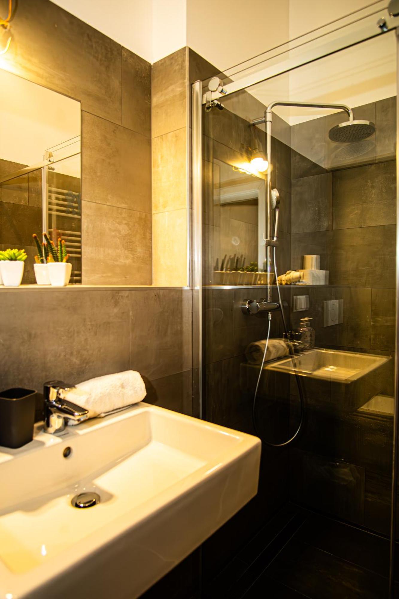 Raimond Apartment *