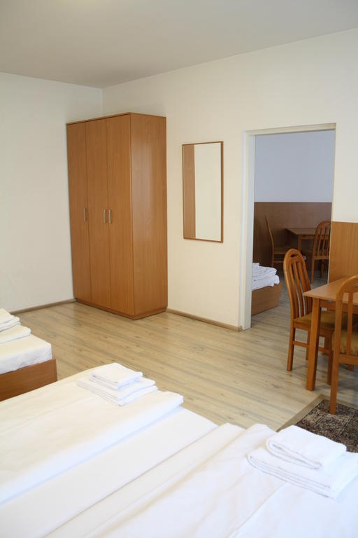Bed & Breakfast Cyrus 2*