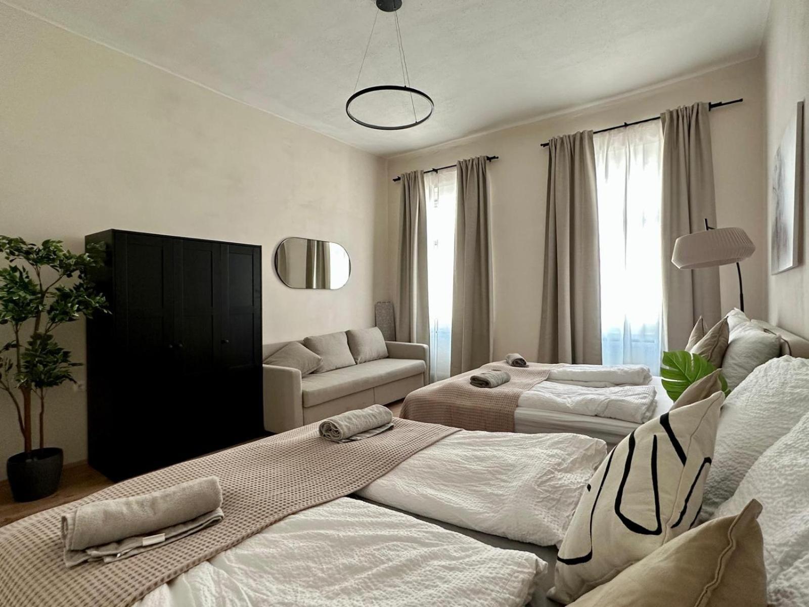 Spacious Apartment, 3 Min To U6 Metro * Vienna
