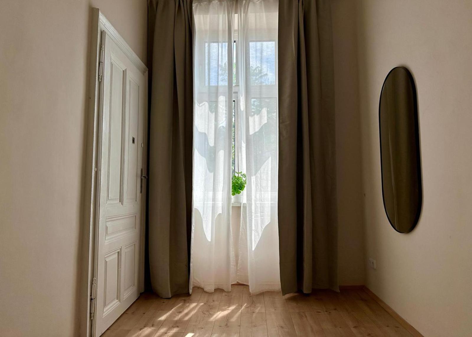 Apartment Spacious Apartment, 3 Min To U6 Metro Vienna