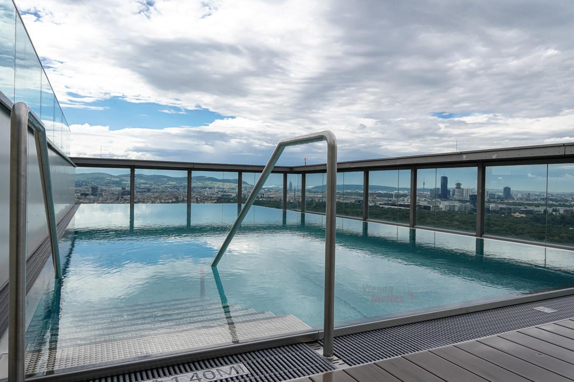 Amazing View Over And Infinity Pool *