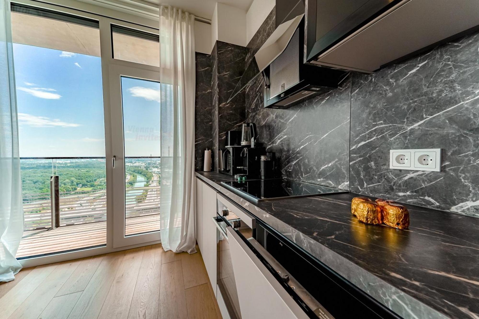 Triiiple 7heaven - Amazing View On Floor With Rooftop Pool