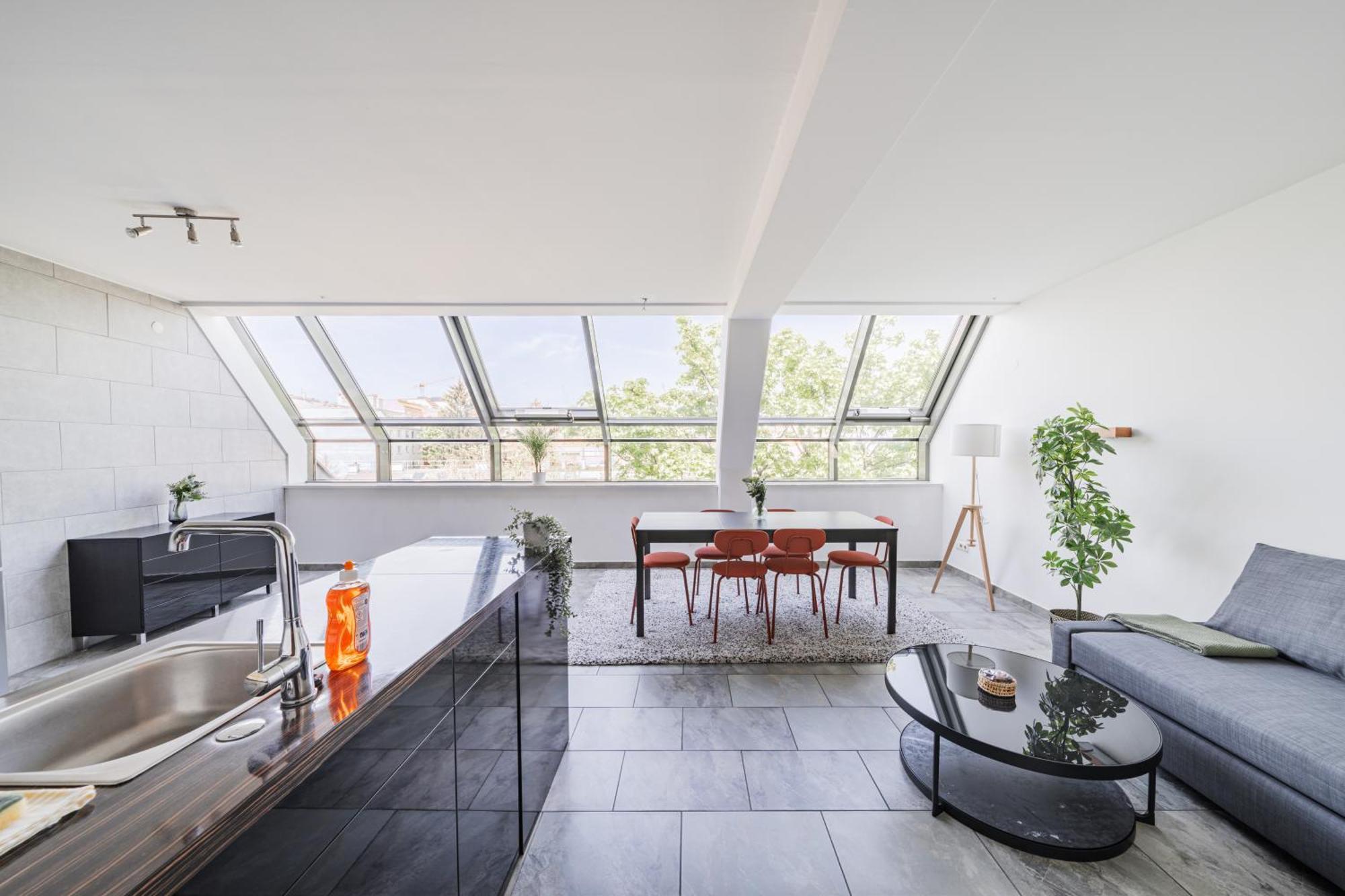 Next To Schoenbrunn - Free Parking !!! * Vienna