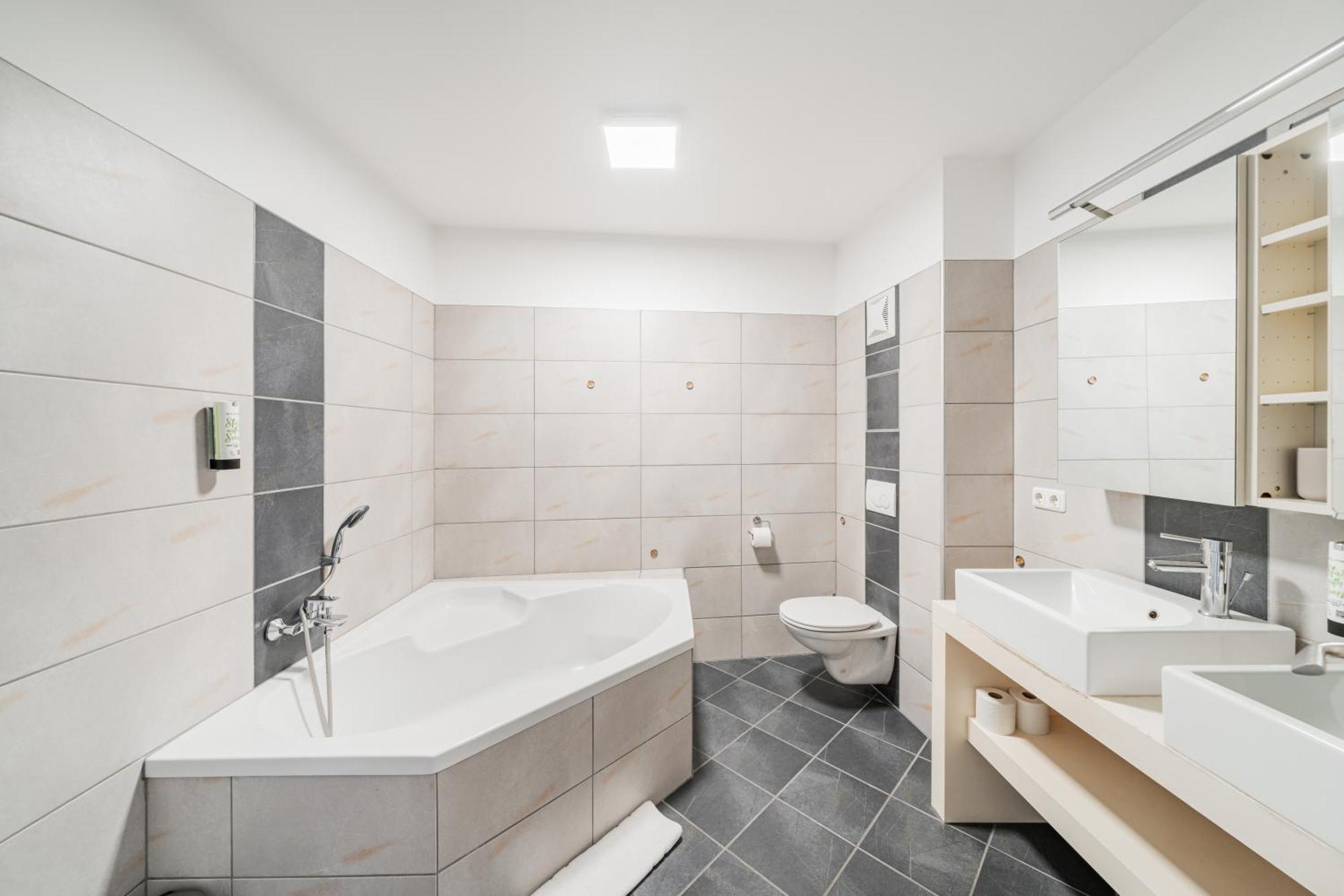 Next To Schoenbrunn - Free Parking !!! Apartamento *