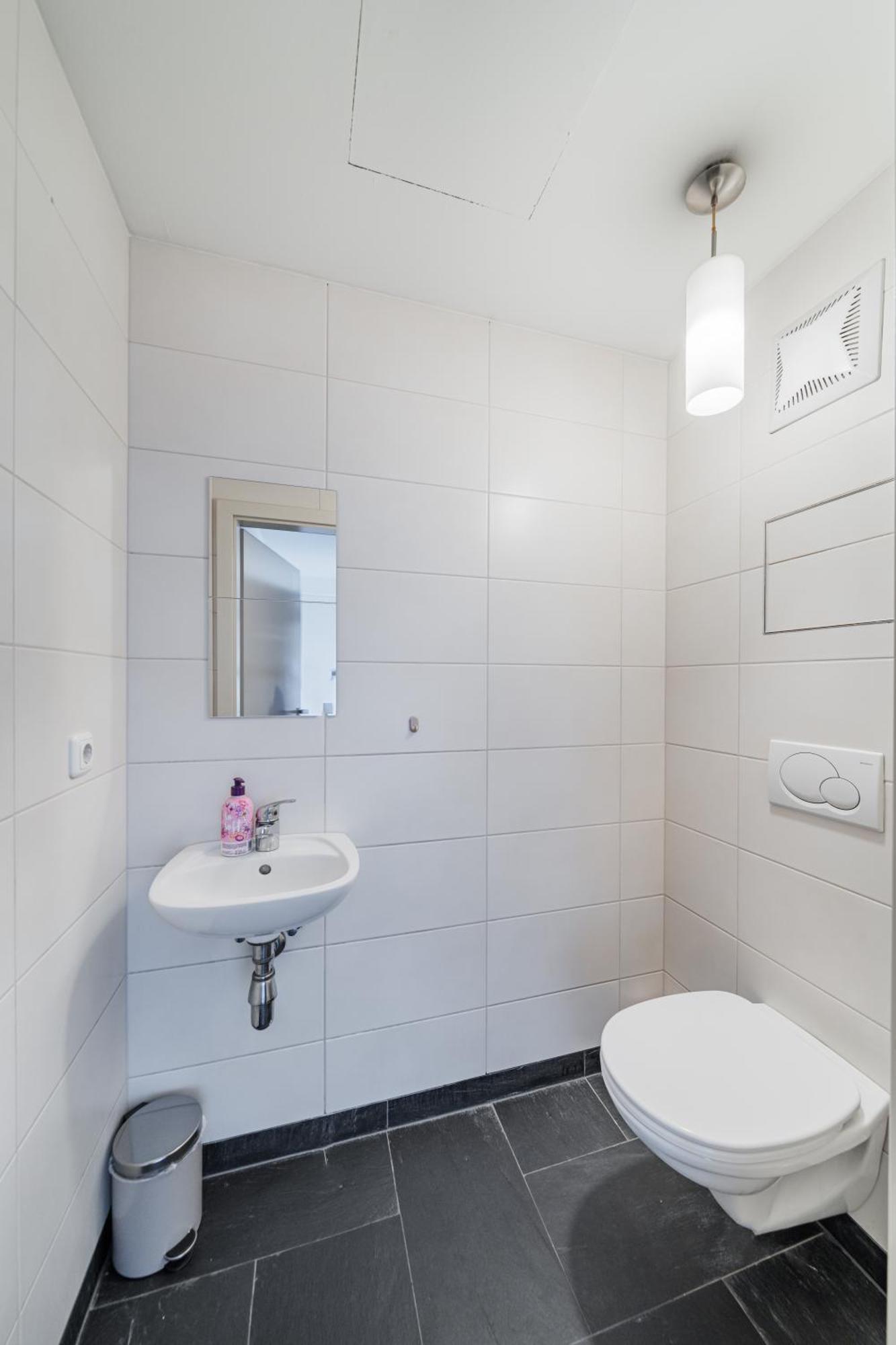 Apartment Next To Schoenbrunn - Free Parking !!! *