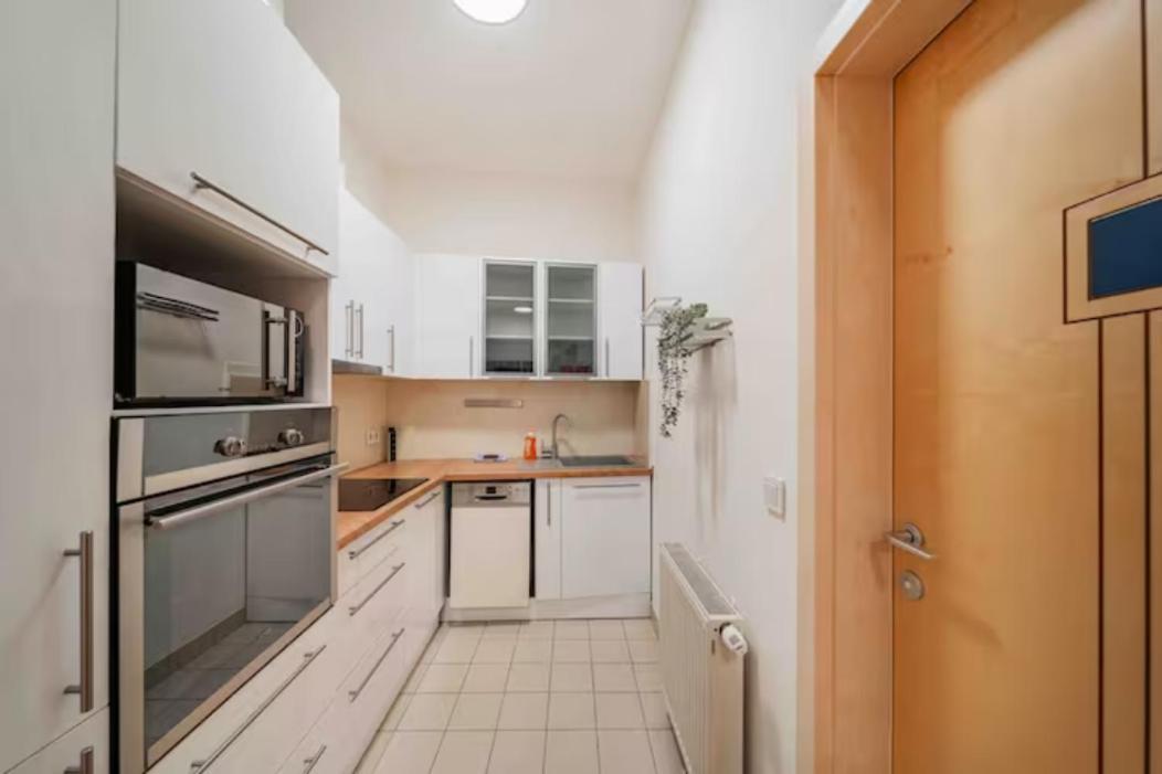 Next To Schoenbrunn - Free Parking !!! Apartamento