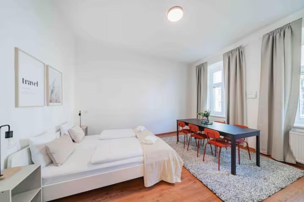 Next To Schoenbrunn - Free Parking !!! Apartamento