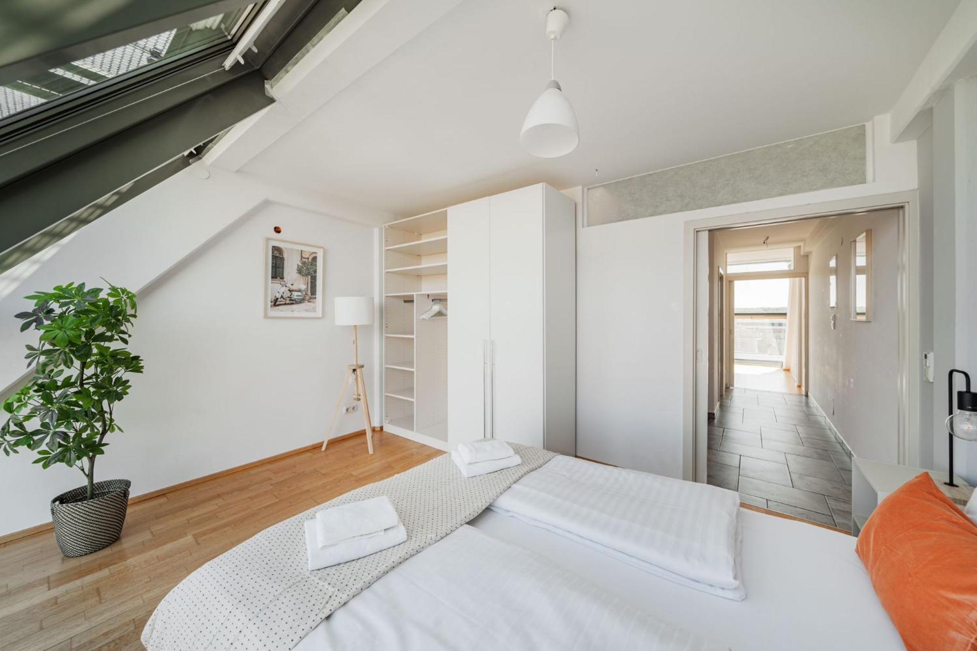 Next To Schoenbrunn - Free Parking !!! Apartamento *
