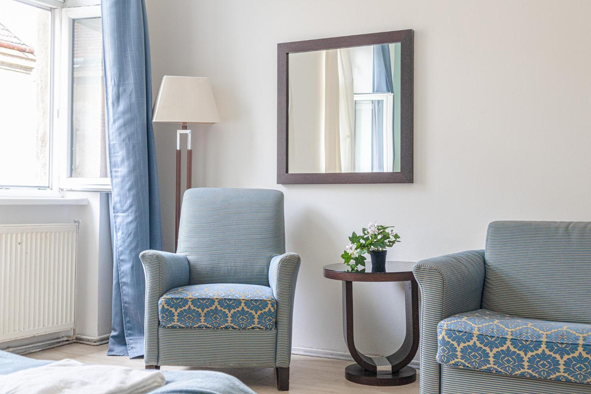 Inviting 2br Shared - Centrally Located Apartment
