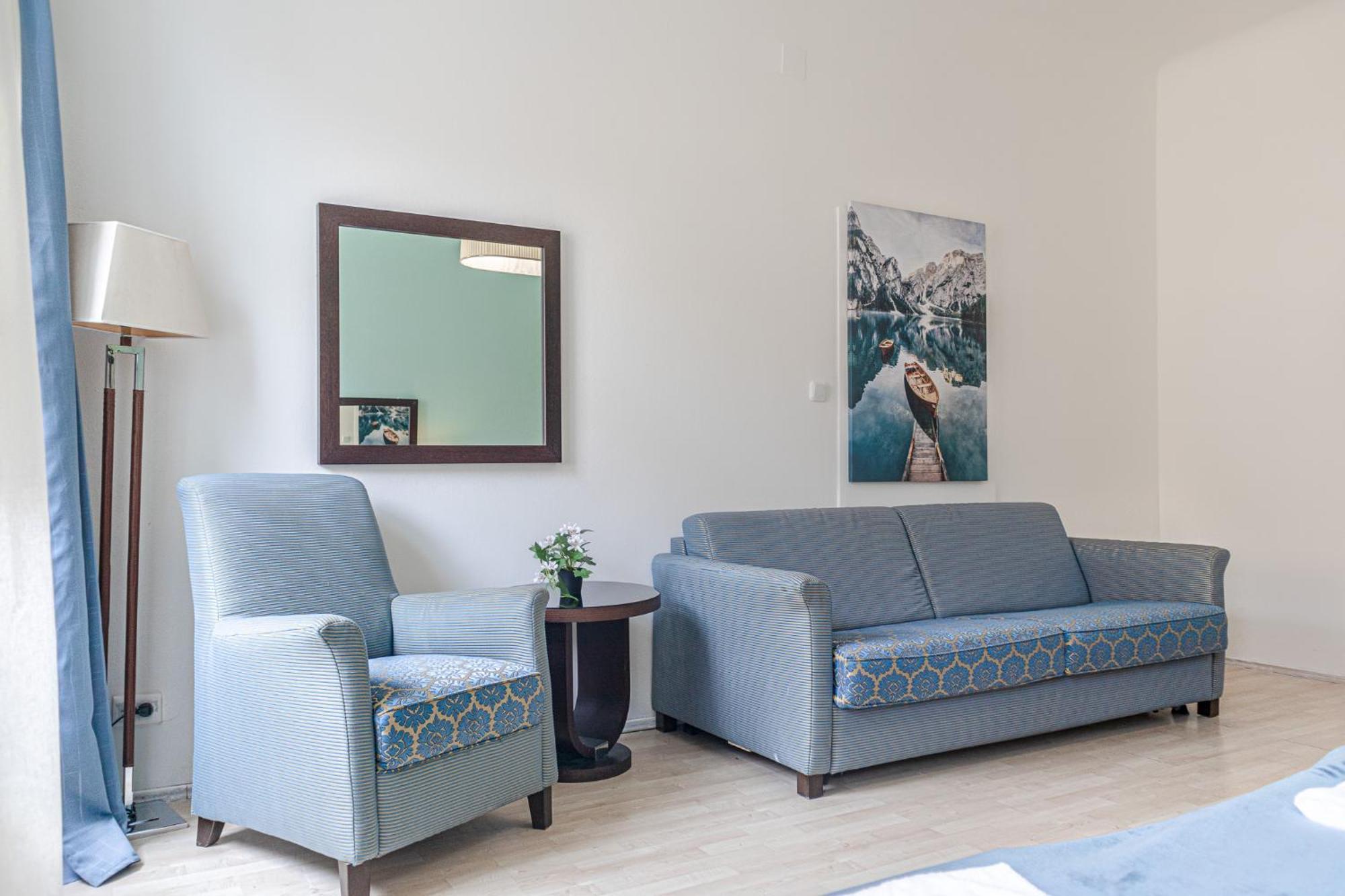 Inviting 2br Shared - Centrally Located Apartment *