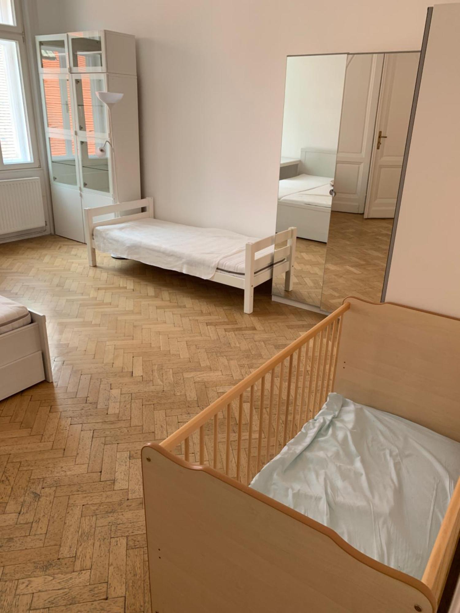 Air-conditioned Large Vienna
